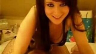 Sexy emo girlfriend sucking and fucking porn video